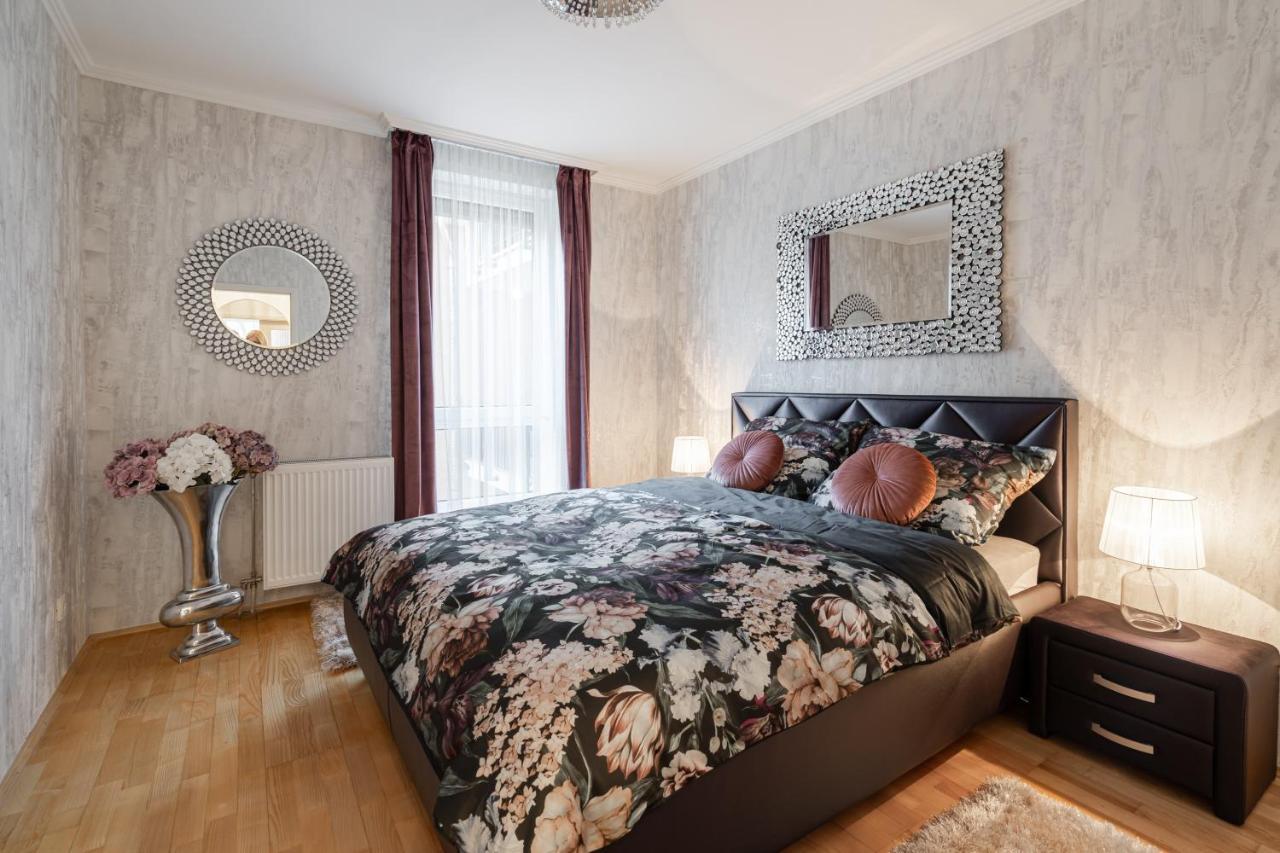 Beautiful Three Bedrooms Apartment With Free Parking Close To The Danube Coast Budapeste Exterior foto