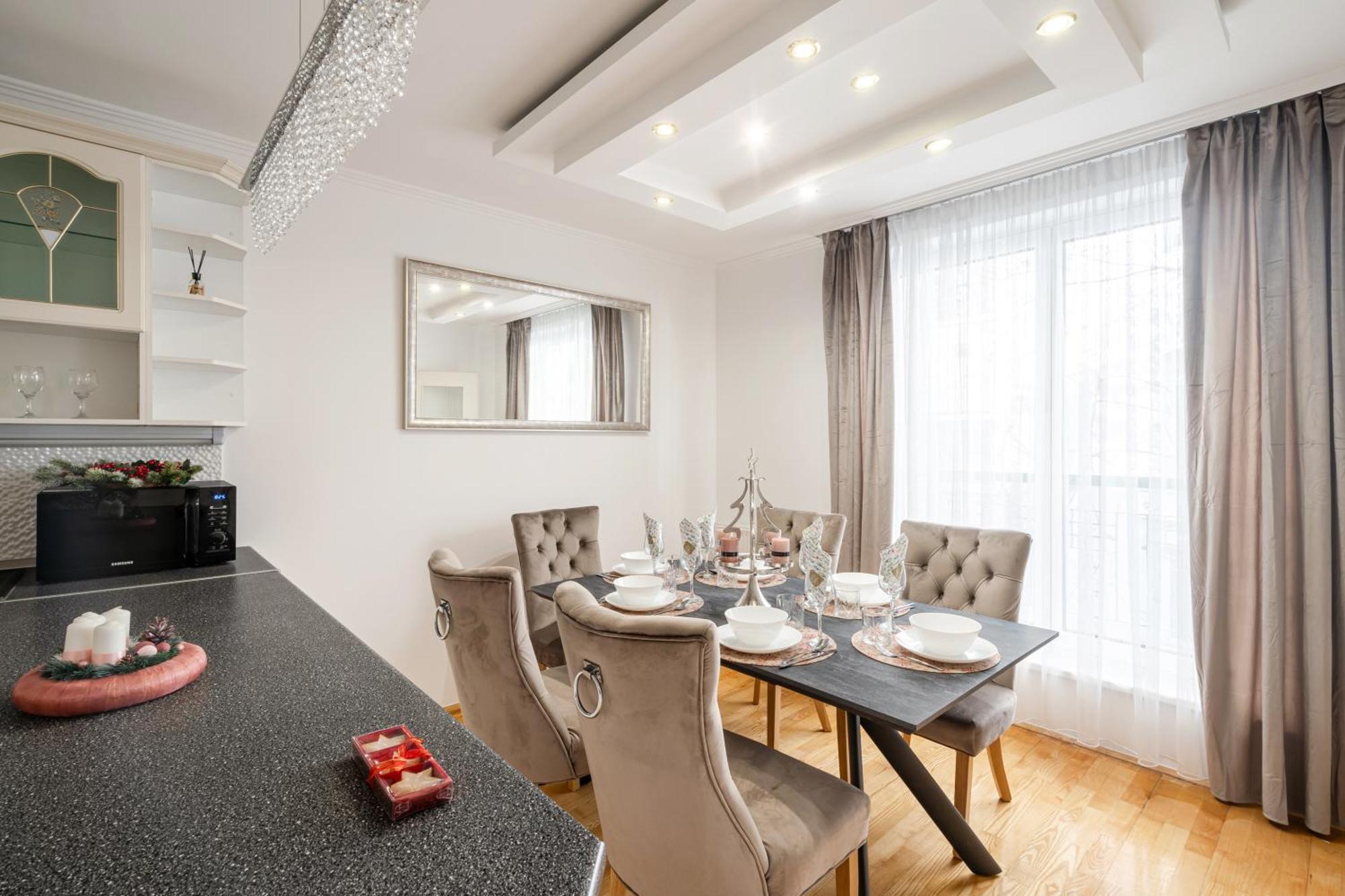 Beautiful Three Bedrooms Apartment With Free Parking Close To The Danube Coast Budapeste Exterior foto
