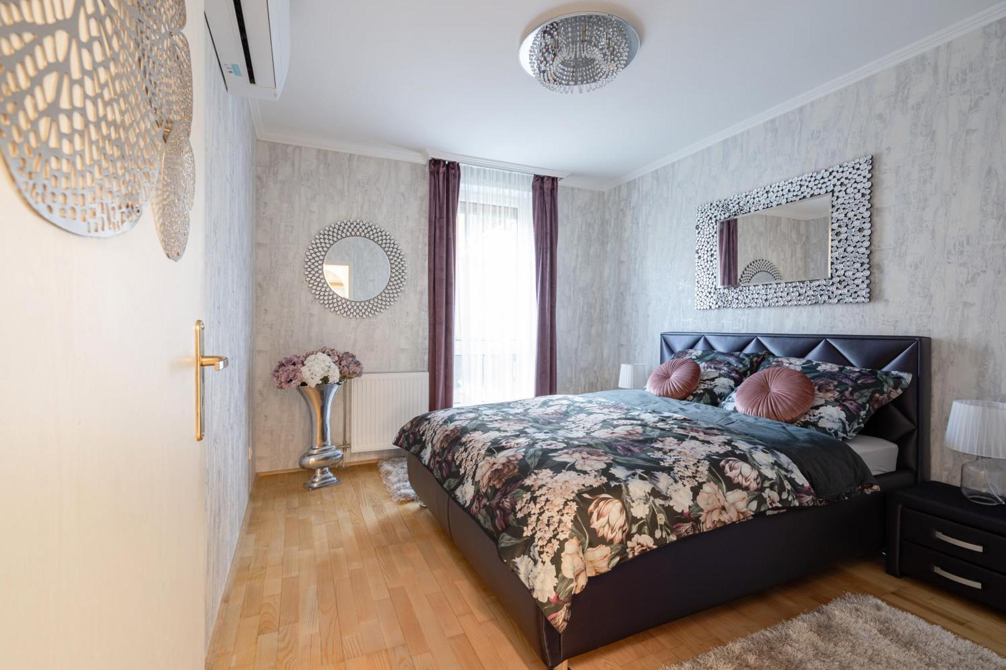 Beautiful Three Bedrooms Apartment With Free Parking Close To The Danube Coast Budapeste Exterior foto