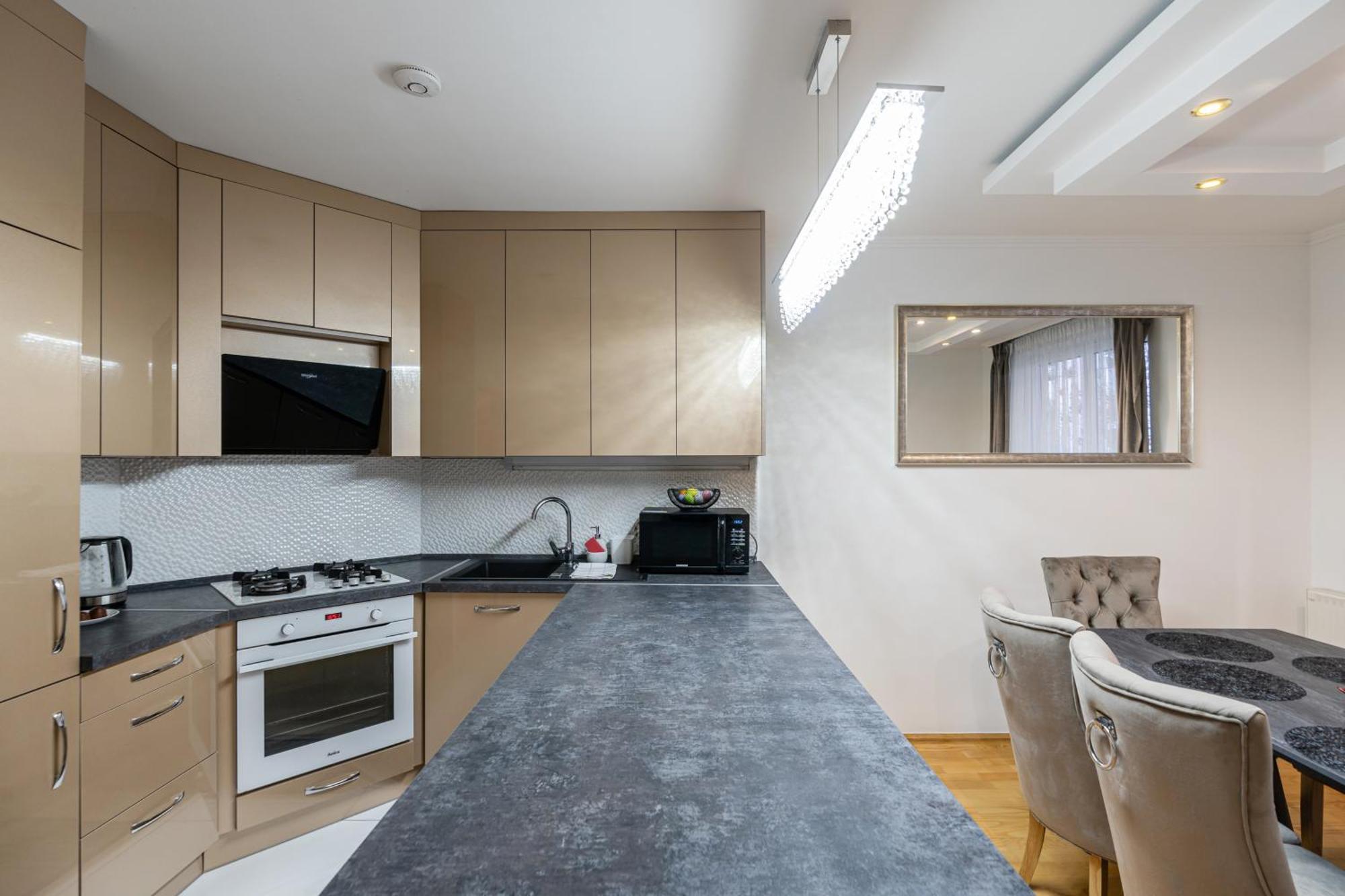 Beautiful Three Bedrooms Apartment With Free Parking Close To The Danube Coast Budapeste Exterior foto